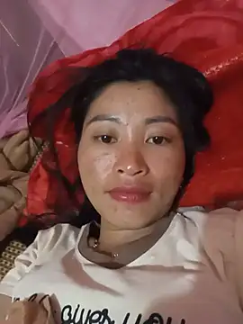 Hiniyk2 online show from May 17, 2026, 2:13 pm