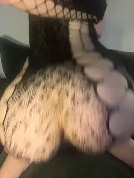 Snapshot of Annaluvv chatting on February 16, 2026, 8:10 am Annaluvv online show from February 16, 2026, 8:10 am