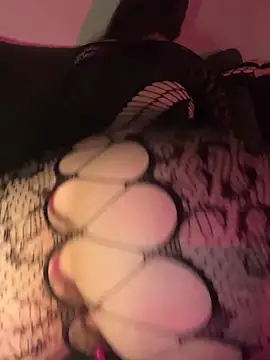 Snapshot of Annaluvv chatting on April 7, 2026, 5:08 am Annaluvv online show from April 7, 2026, 5:08 am