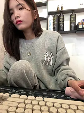 Navy Vina online show from February 4, 2026, 5:35 am