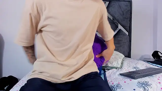 Liam saint online show from February 16, 2026, 12:12 pm