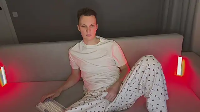 TeddyandMila online show from January 12, 2026, 10:59 pm