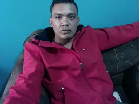 Snapshot of latinomoreno95 chatting on February 13, 2026, 9:00 pm latinomoreno95 online show from February 13, 2026, 9:00 pm