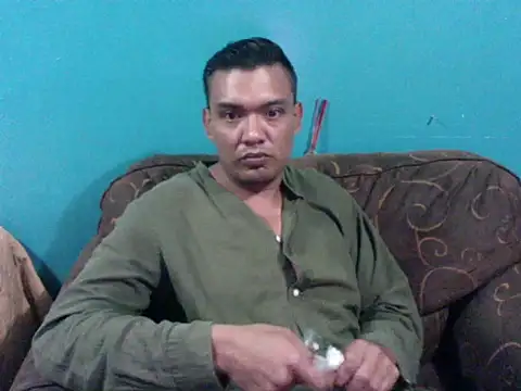 latinomoreno95 online show from July 16, 2026, 1:33 am