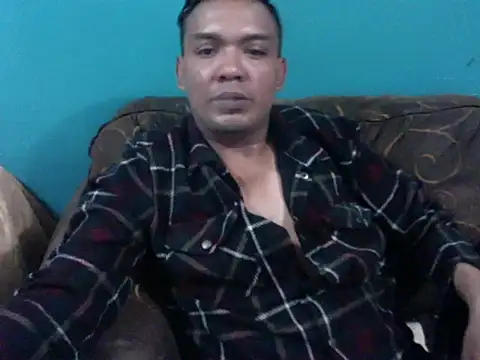latinomoreno95 online show from July 17, 2026, 12:28 am