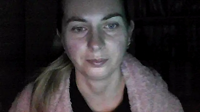 VikiLove765 online show from January 9, 2026, 12:02 am