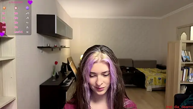 Dia DeAmas online show from April 15, 2026, 1:18 pm