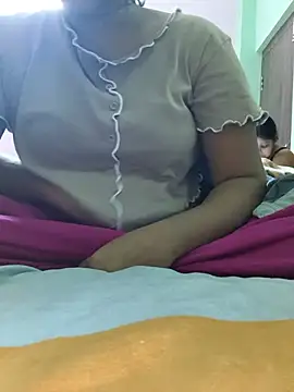 Snapshot of pammisingh009 chatting on July 2, 2026, 4:57 pm pammisingh009 online show from July 2, 2026, 4:57 pm