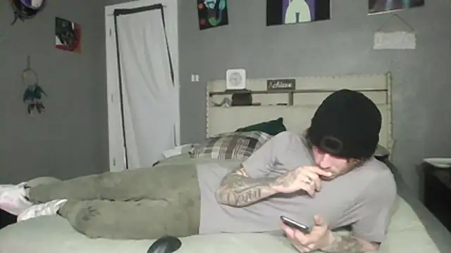 Snapshot of Derrick7799 chatting on January 13, 2026, 2:17 am Derrick7799 online show from January 13, 2026, 2:17 am