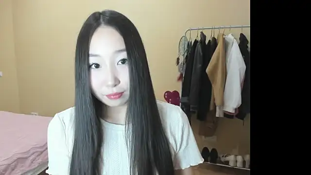 Amane Yuki online show from March 28, 2026, 5:23 pm