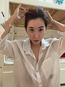 Jingjingxiang-520 online show from February 15, 2026, 7:16 am