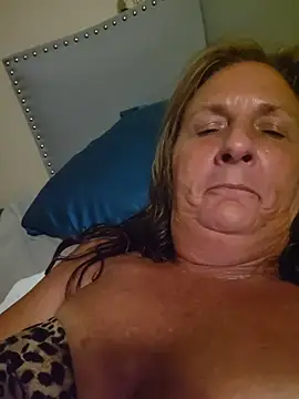 HotAzMilf online show from May 31, 2026, 9:05 pm