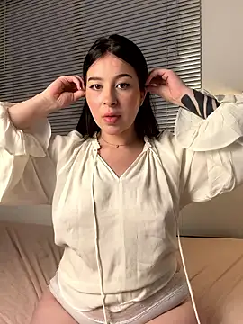 evelynrosess1 online show from January 14, 2026, 11:20 pm