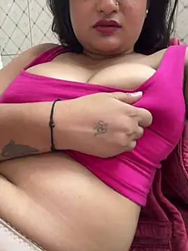 Snapshot of Curvy_Anaya chatting on April 25, 2026, 5:43 am Curvy Anaya online show from April 25, 2026, 5:43 am