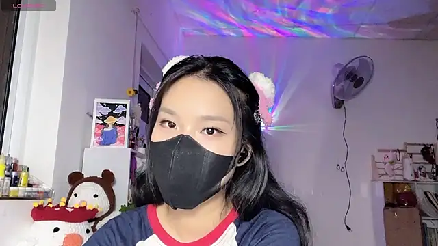 Tieu-May online show from April 19, 2026, 9:17 pm