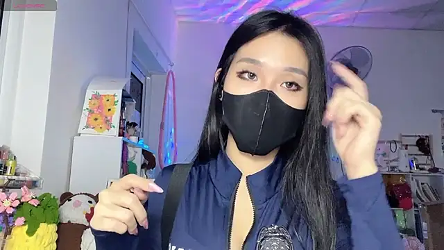 Tieu-May online show from May 10, 2026, 12:10 pm