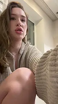 cuteeyesbaby online show from January 7, 2026, 2:03 am