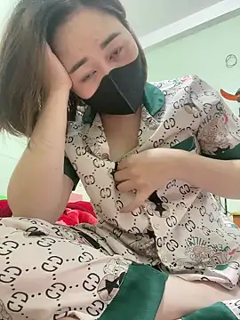 Quyenhot18 online show from January 15, 2026, 3:05 pm