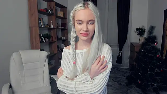 KristalCrowner online show from January 18, 2026, 8:34 pm