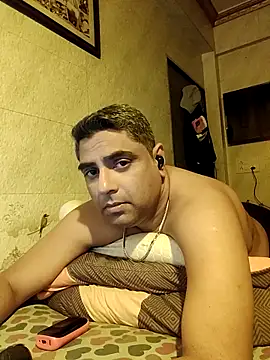 Snapshot of hardnhornybull chatting on February 28, 2026, 8:32 pm hardnhornybull online show from February 28, 2026, 8:32 pm