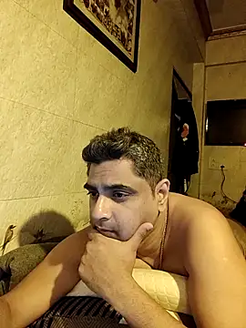 Snapshot of hardnhornybull chatting on March 4, 2026, 6:25 pm hardnhornybull online show from March 4, 2026, 6:25 pm