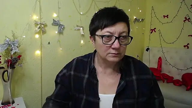 EmilyL0ve online show from January 18, 2026, 6:01 pm