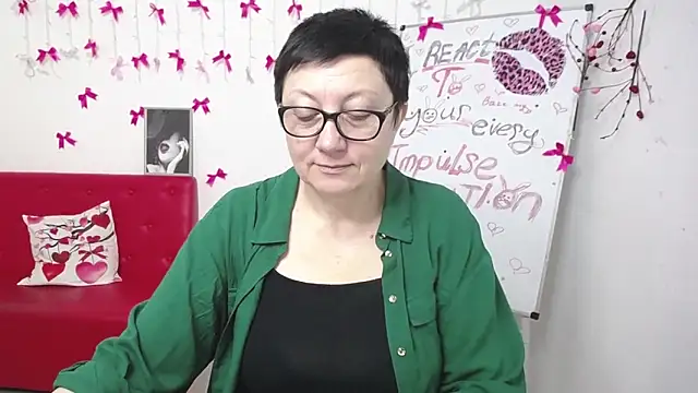 EmilyL0ve online show from March 14, 2026, 6:19 am