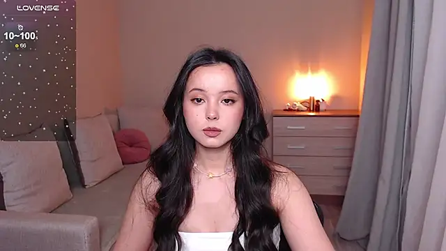 lia hetty online show from November 21, 2025, 4:49 pm