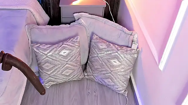 Snapshot of Ariablakee chatting on January 12, 2026, 8:03 pm Ariablakee online show from January 12, 2026, 8:03 pm