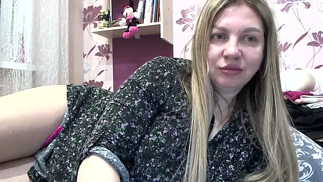 AmandaSexyLAX online show from April 5, 2026, 8:50 pm
