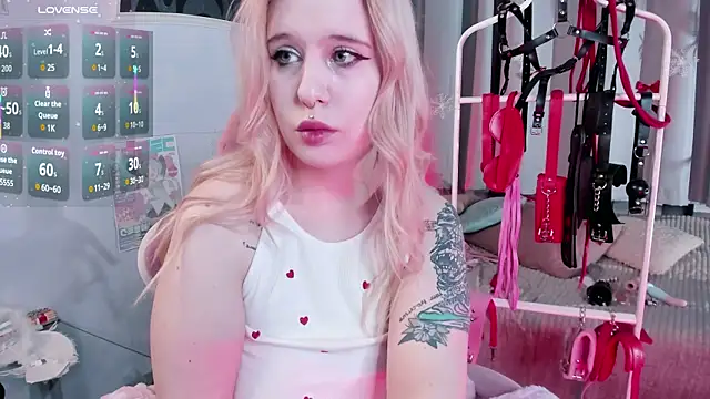 Snapshot of _FrostLuna chatting on January 9, 2026, 5:43 am FrostLuna online show from January 9, 2026, 5:43 am