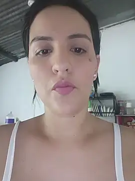 zaraluxx1 online show from February 7, 2026, 4:22 pm