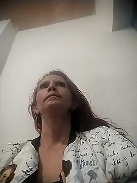 cintia love online show from February 18, 2026, 1:07 pm