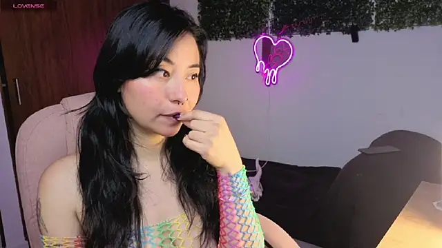 Snapshot of LolaOpalX chatting on April 22, 2026, 12:24 am LolaOpalX online show from April 22, 2026, 12:24 am