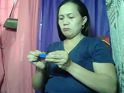 prettymomma24xx online show from June 4, 2026, 2:39 am