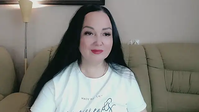 infinity loveliness online show from November 4, 2025, 9:19 am