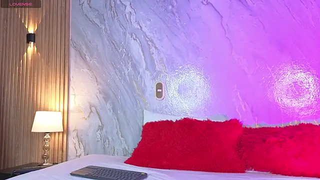 LolaHoneyy online show from January 7, 2026, 4:59 am