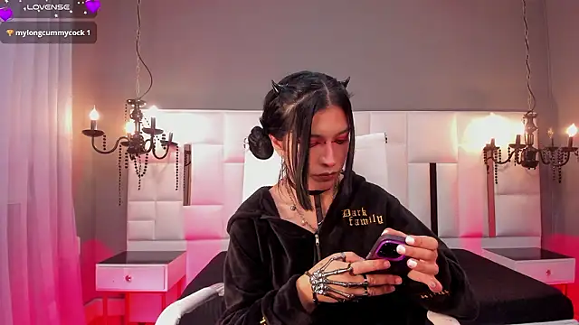 Snapshot of MAGIC_ISIS_ chatting on February 27, 2026, 4:23 am MAGIC ISIS online show from February 27, 2026, 4:23 am