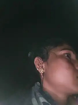 lodhi8080 online show from April 18, 2026, 10:10 pm