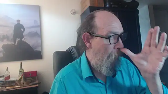 Snapshot of Uncle_Hottie chatting on June 16, 2026, 3:03 pm Uncle Hottie online show from June 16, 2026, 3:03 pm