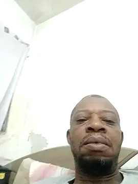 Negaomalinha1 online show from May 10, 2026, 8:03 pm