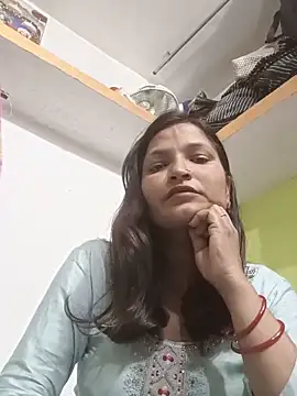 Snapshot of Priyaa_1433 chatting on June 17, 2026, 11:45 am Priyaa 1433 online show from June 17, 2026, 11:45 am