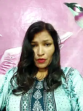 Snapshot of Priyaa_1433 chatting on July 2, 2026, 10:21 am Priyaa 1433 online show from July 2, 2026, 10:21 am