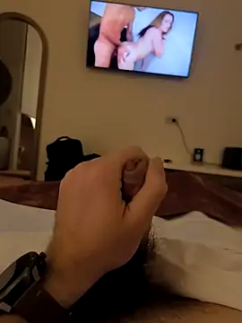 Aslaan34 online show from April 3, 2026, 6:22 am