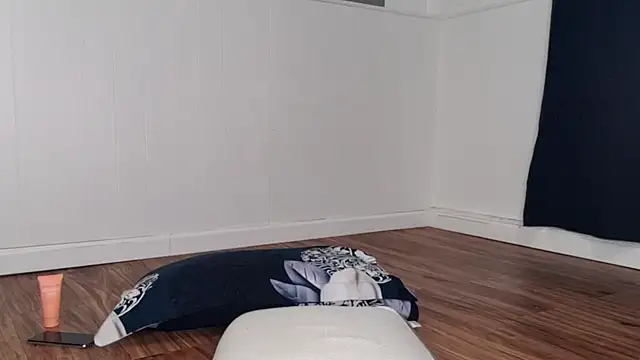 Bilie Desire online show from March 16, 2026, 5:44 am