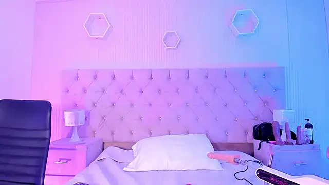 ThaliaBrookss  online show from February 1, 2026, 5:39 am