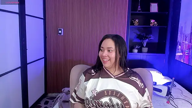 ThaliaBrookss  online show from March 4, 2026, 5:24 am