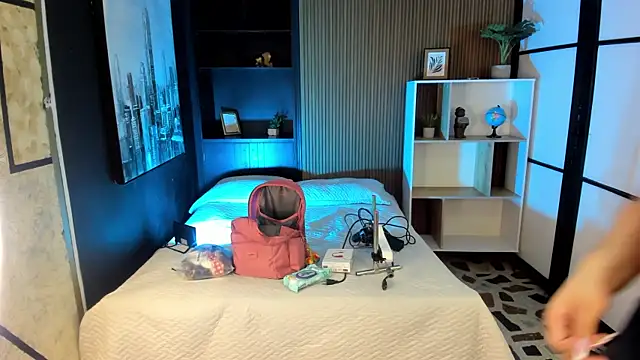 ThaliaBrookss  online show from April 9, 2026, 5:18 am