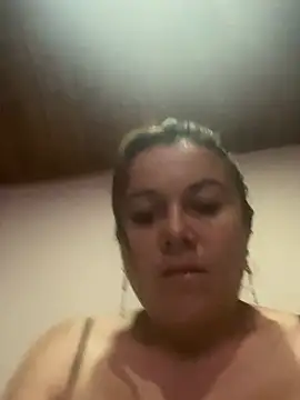 Snapshot of CristalBm_ chatting on June 22, 2026, 3:25 am CristalBm online show from June 22, 2026, 3:25 am