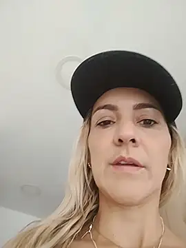 Snapshot of Monita_Med chatting on July 18, 2026, 12:42 pm Monita Med online show from July 18, 2026, 12:42 pm